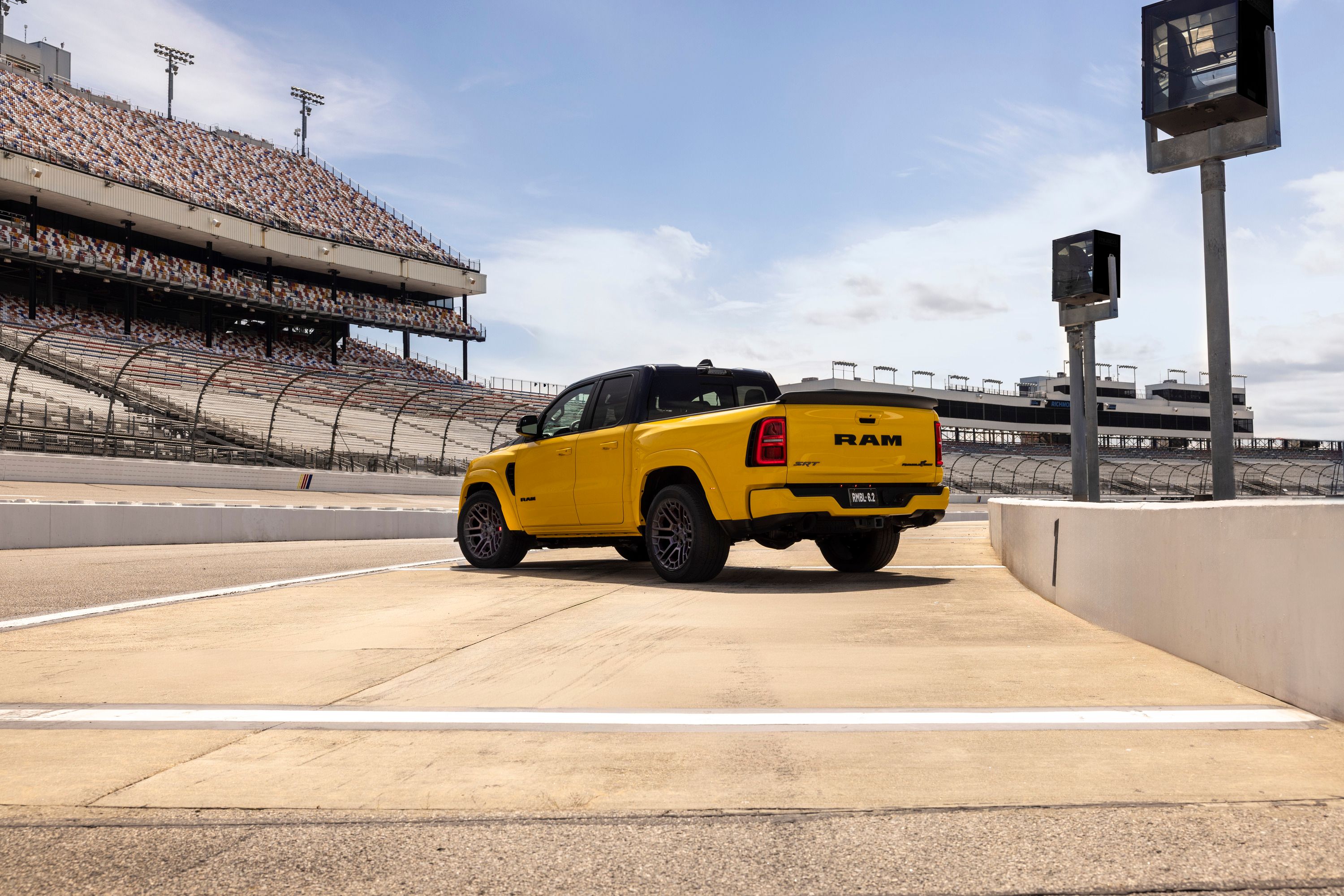 What performance features come with the Ram Rumble Bee?