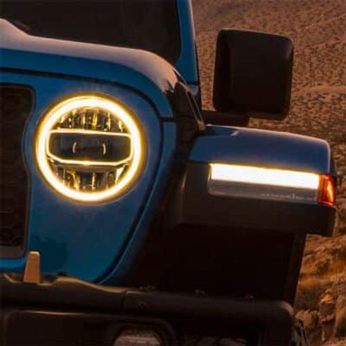 See clearly with the LED Headlamp and Fog Lamp Group