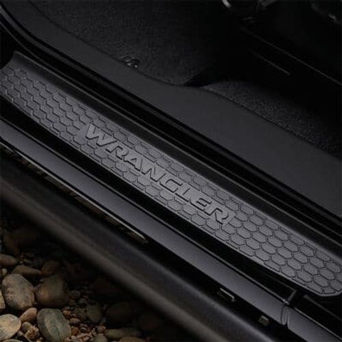 How Do I Customize My Wrangler Sahara?