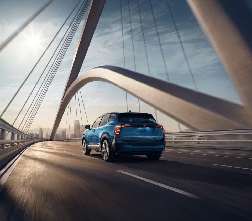 What kind of power is offered with the 2026 Kicks?