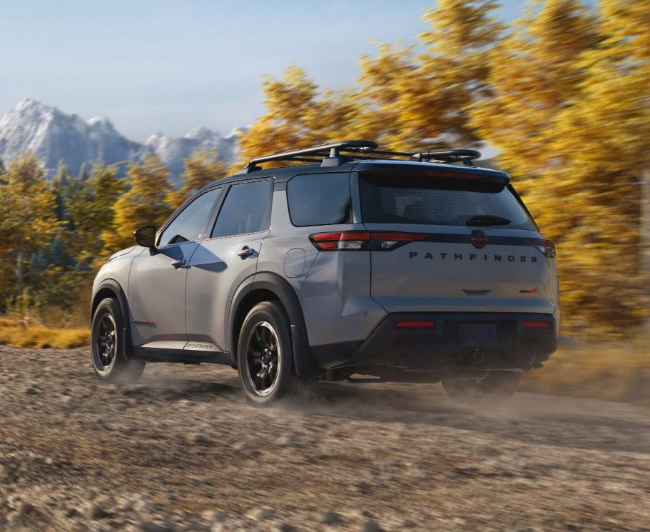 What lease-end timeline should I follow if I want to return my Pathfinder?