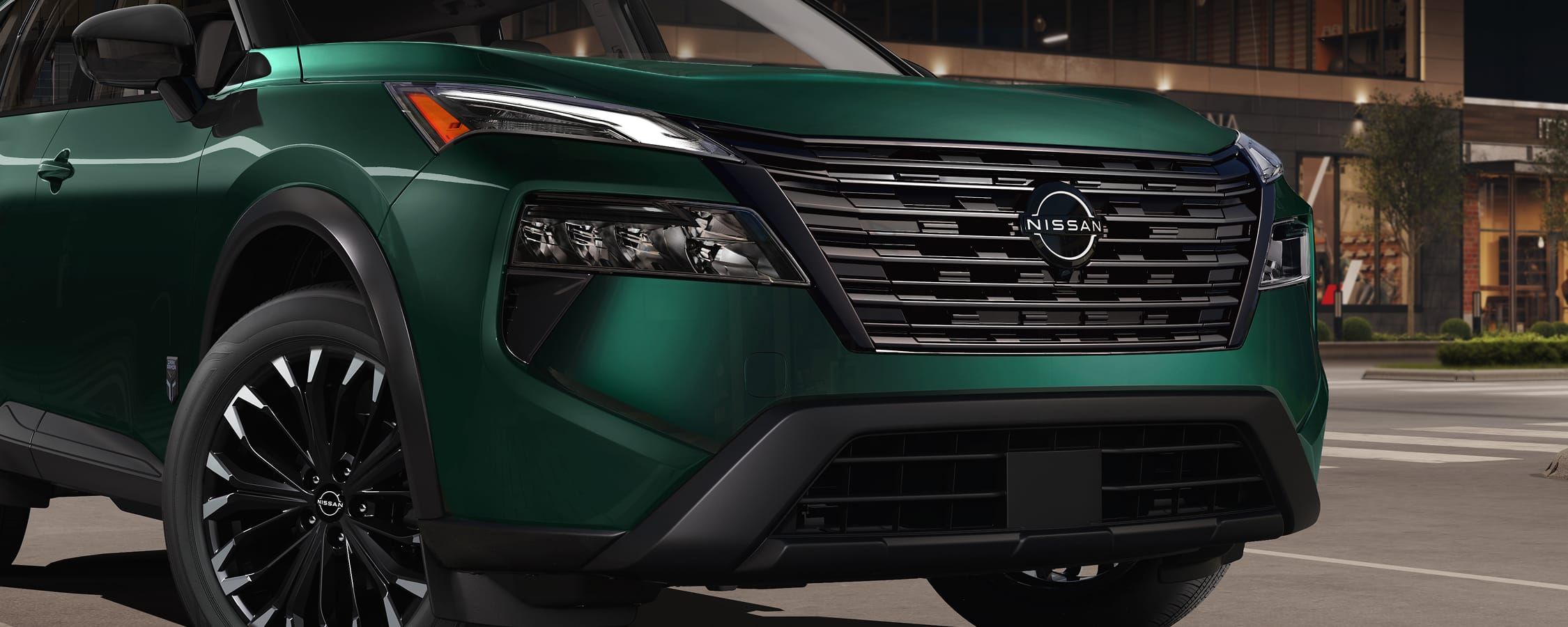 What Drivetrains are available for the 2026 Nissan Rogue Dark Armor?