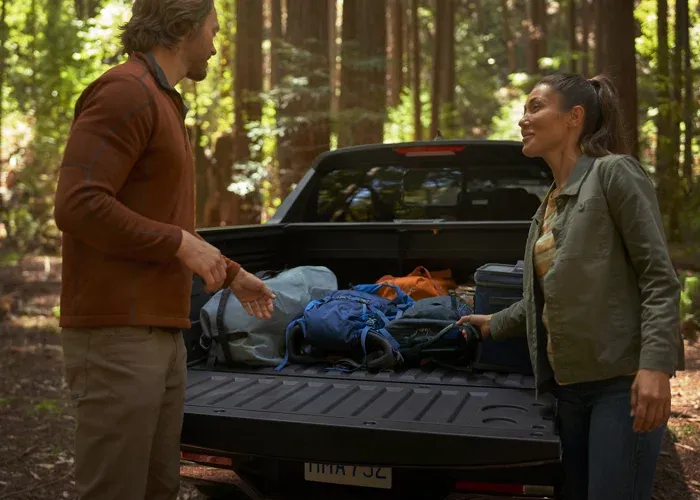 What are the top bed features of the 2026 Santa Cruz?