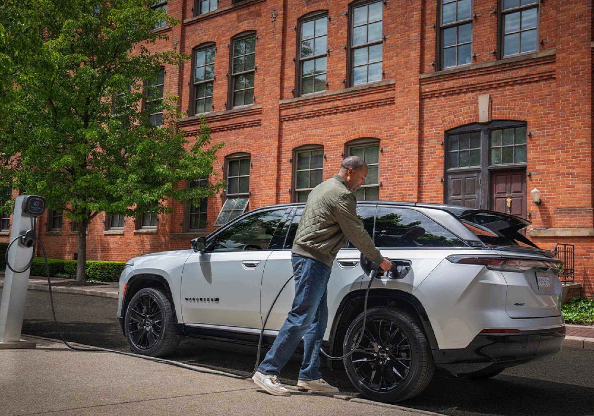 Jeep Wagoneer S Charging Packages and Tech