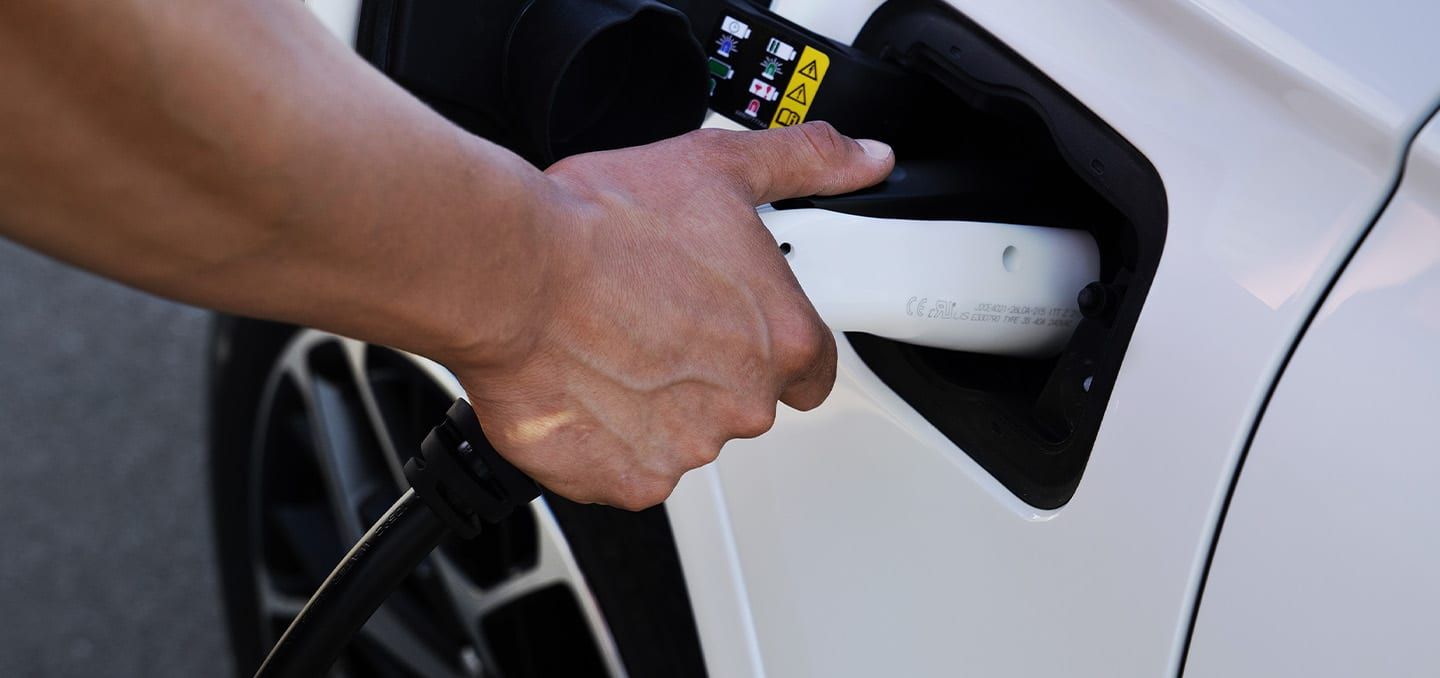 How Can I Charge My Jeep Grand Cherokee 4xe?