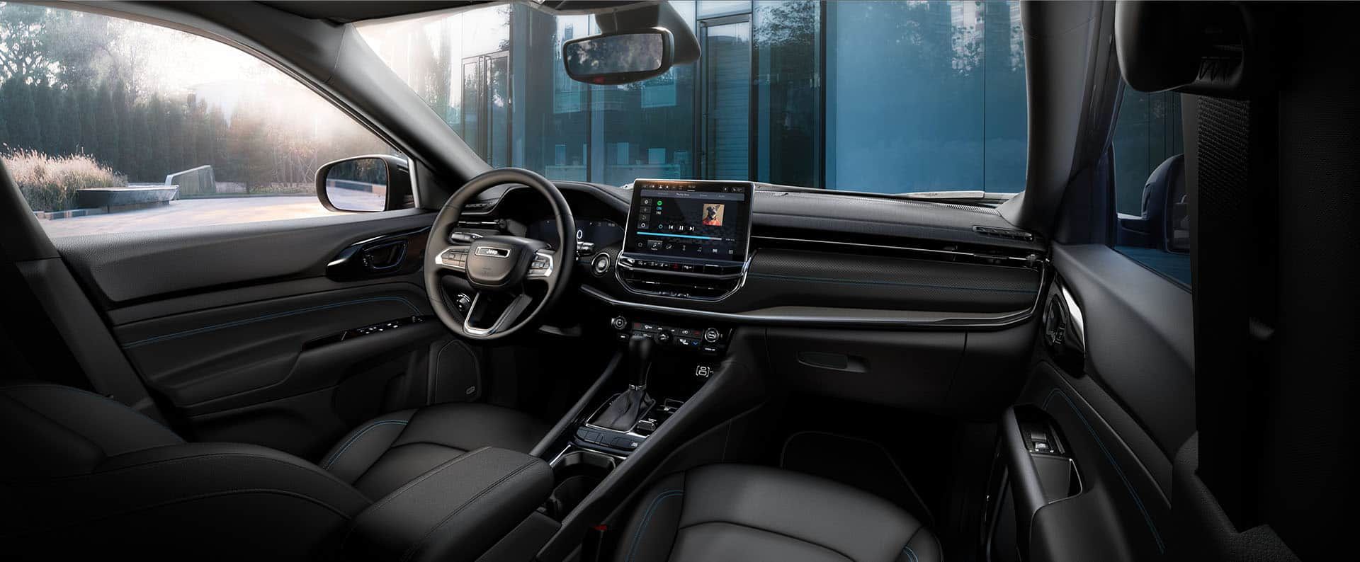 What Kind of Tech and Displays Come in the 2026 Compass Models?
