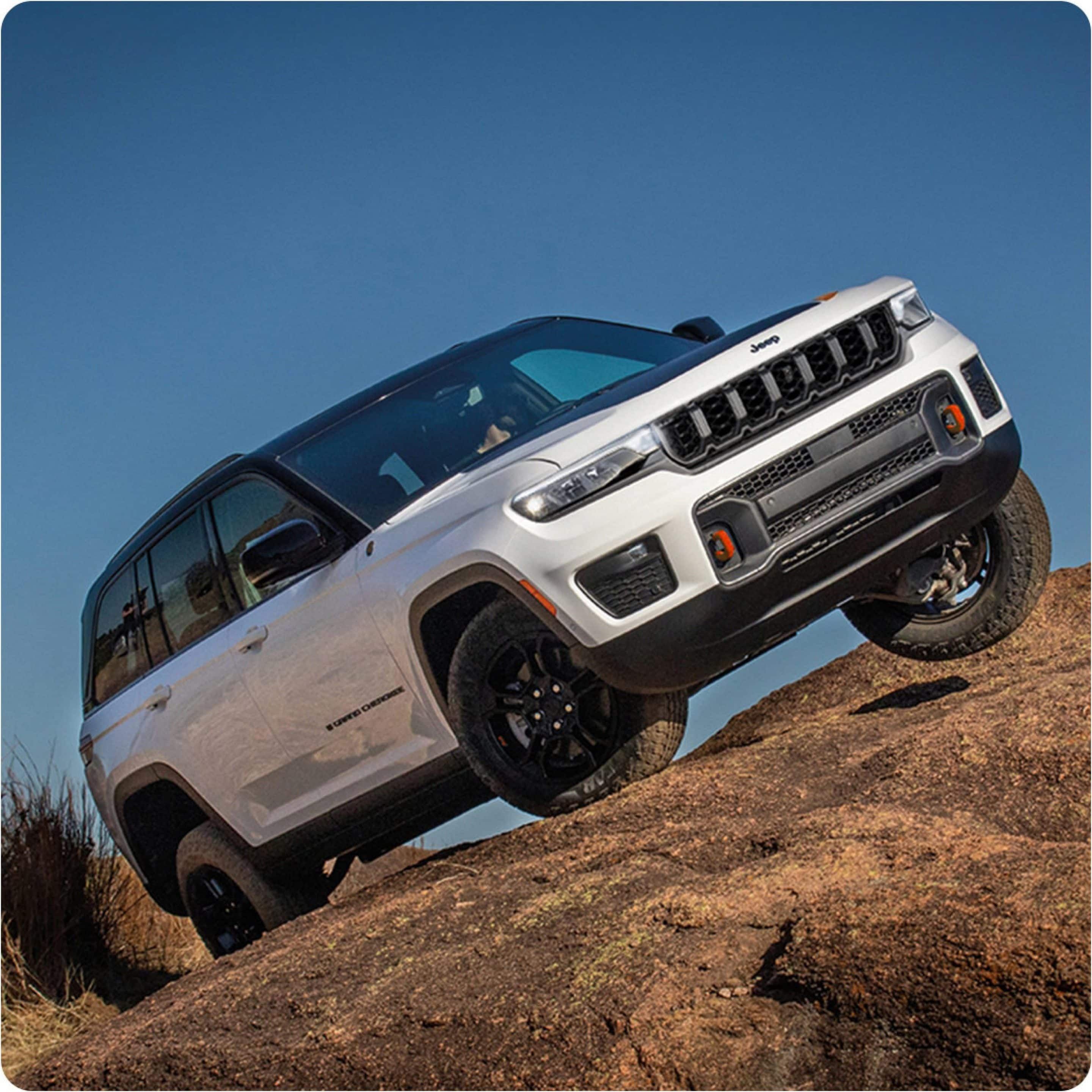 Does the 2026 Grand Cherokee's Quadra-Lift Improve Handling and Clearance?