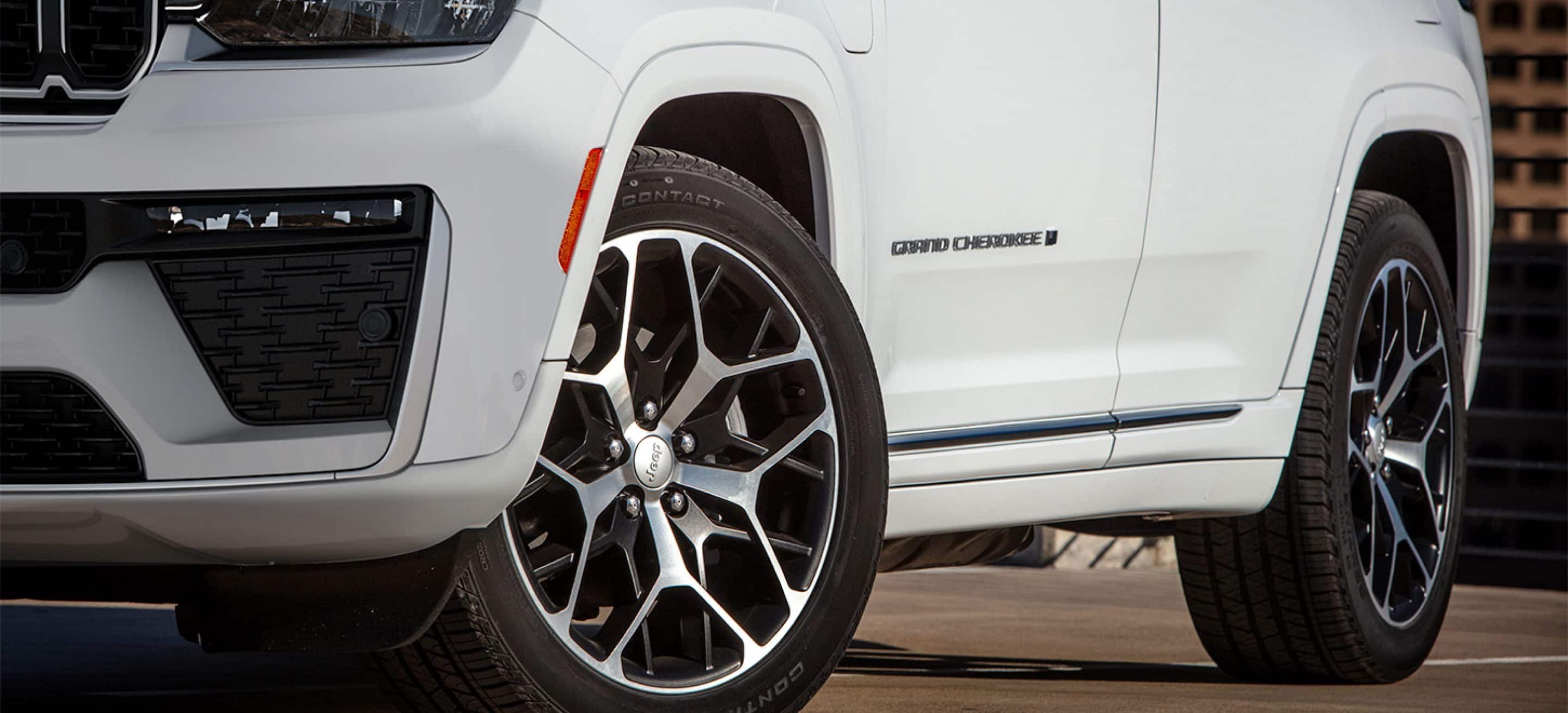 What Does the Finishing Package Bring to the 2026 Jeep Grand Cherokee Laredo?