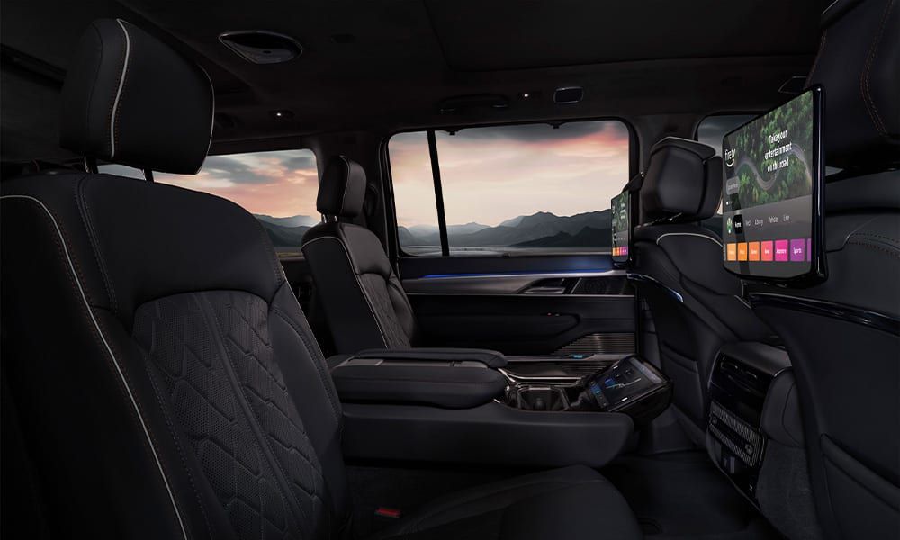 What are the benefits of buying a three-row Jeep SUV?