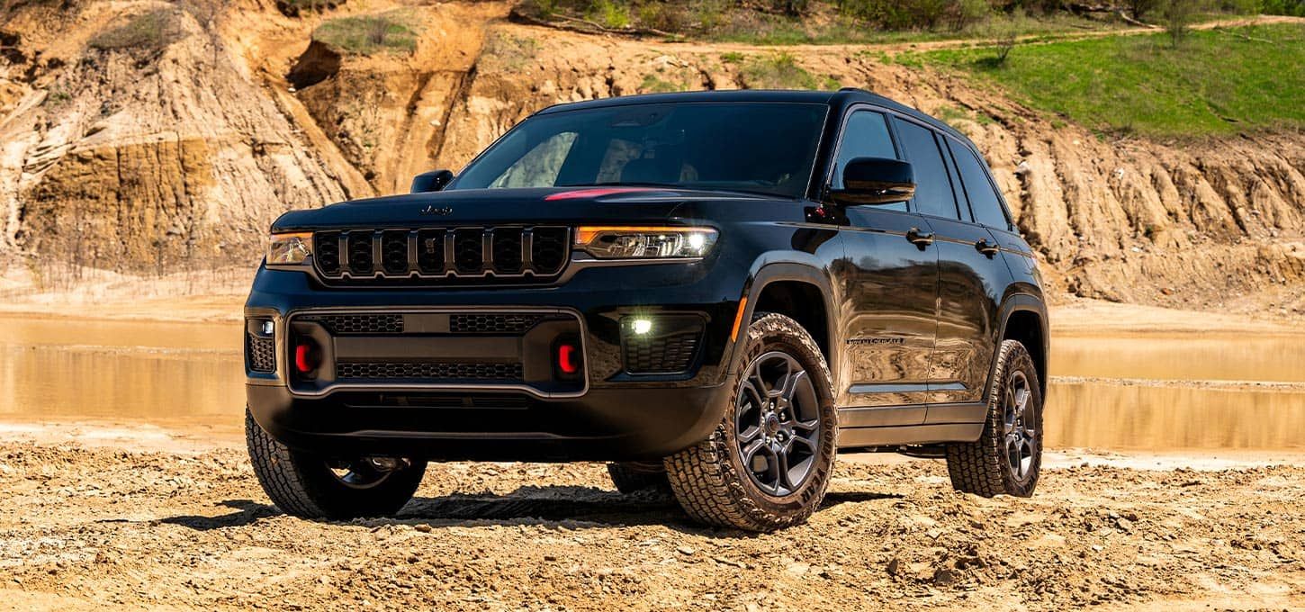 What Makes 2027 Grand Cherokee Trailhawk Off-Road Capable