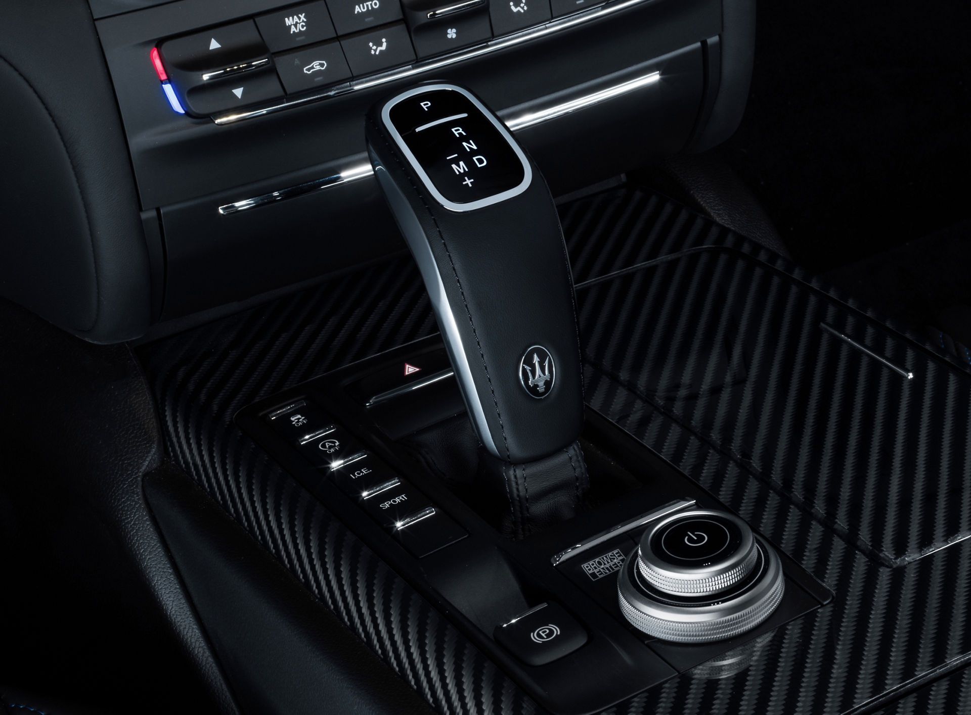 What Performance Features Come With the Maserati Ghibli?