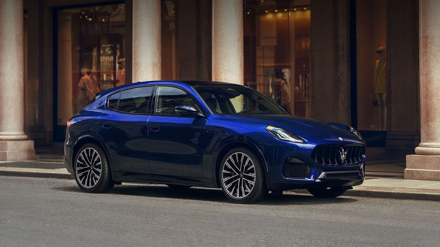 What Technology Comes with the 2025 Maserati Grecale Modena?