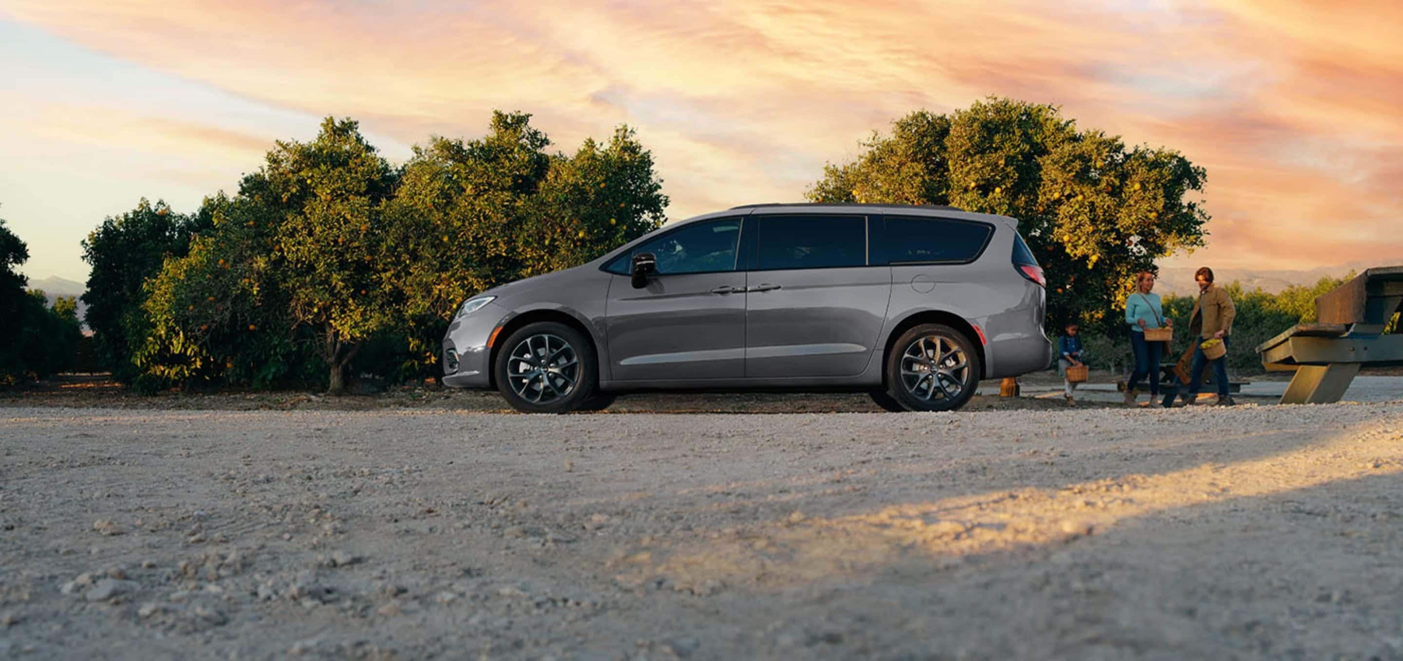 2024 Chrysler Pacifica vs Competitors