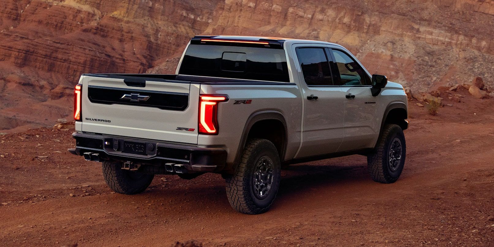 What off-roading capabilities come with the Silverado ZR2?