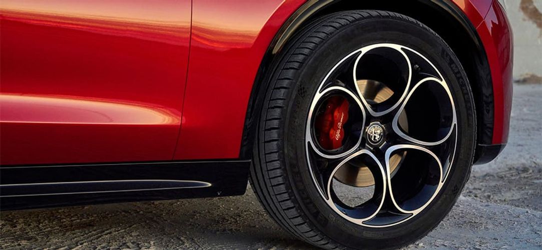 How Does Alfa Romeo of Memphis Offer Me the Help I Need?