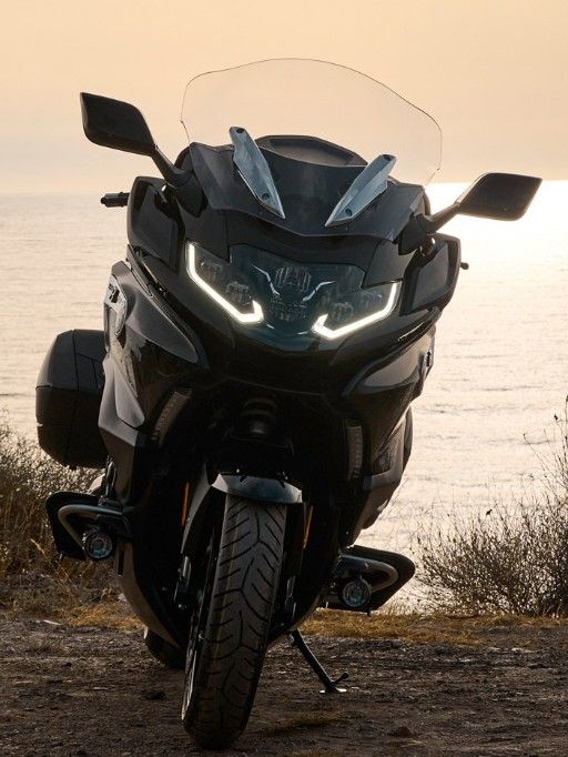 Illuminate Every Curve with the K 1600 Grand America's Adaptive LED Headlights