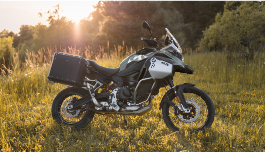 Discover the Comfort and Ergonomics of the 2026 BMW F 900 GS Adventure!