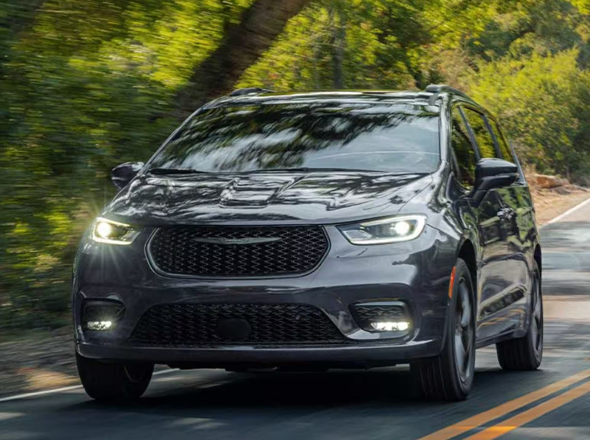 2026 Chrysler Pacifica vs Pacifica PHEV