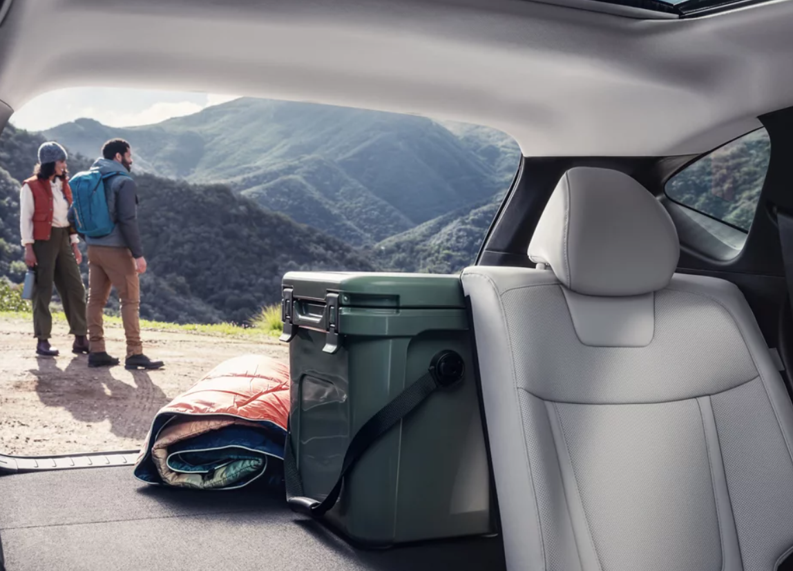 Can I find cargo-oriented accessories with the 2026 Tucson SEL?