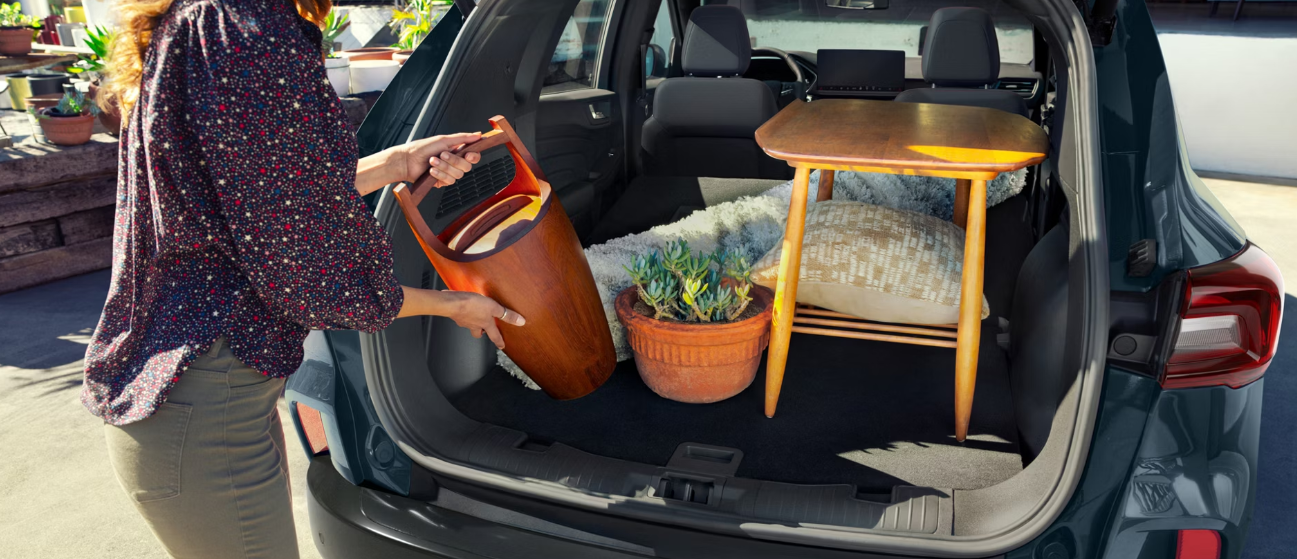 Which has the Better Interior, the Ford Escape or the Toyota RAV4?