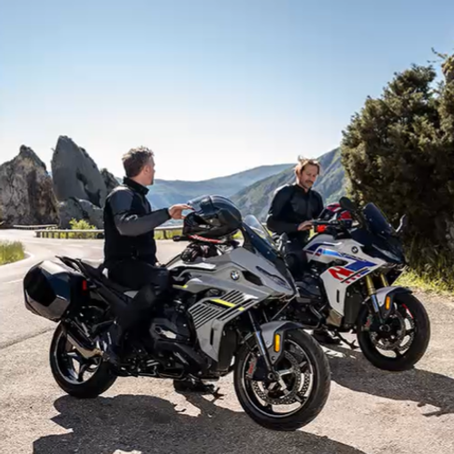 What Packages Does the 2026 BMW R 1300 RS Have?