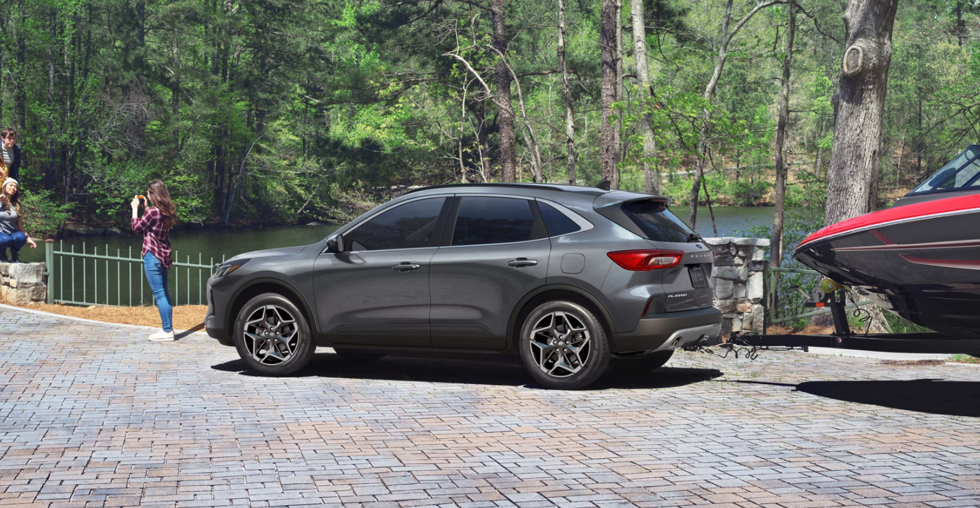 2026 Ford Escape vs Honda CR-V: Capability Features Compared