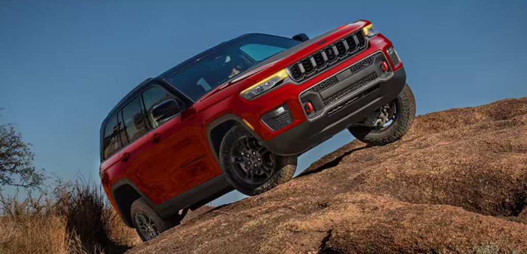 Which 2027 Grand Cherokee Models Are Best for Off-Road Driving?