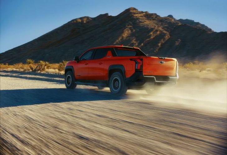 Interior and Exterior Colors Available on the 2026 Silverado EV