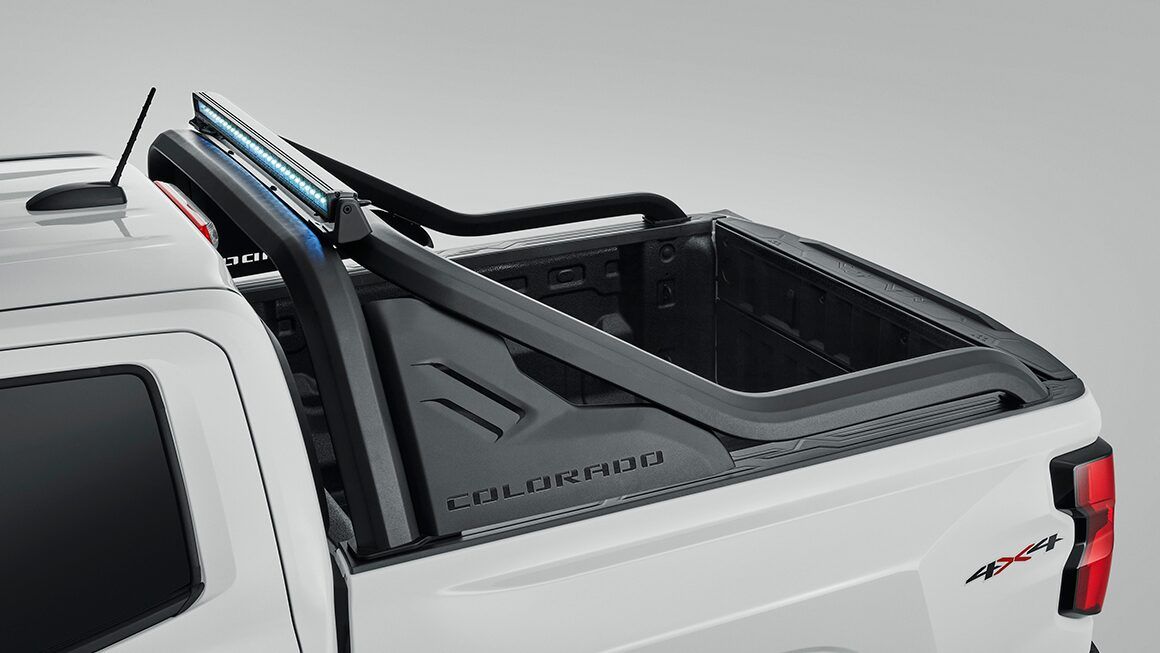 Does the Chevy Colorado Midnight Edition Package Come with a Light Bar?