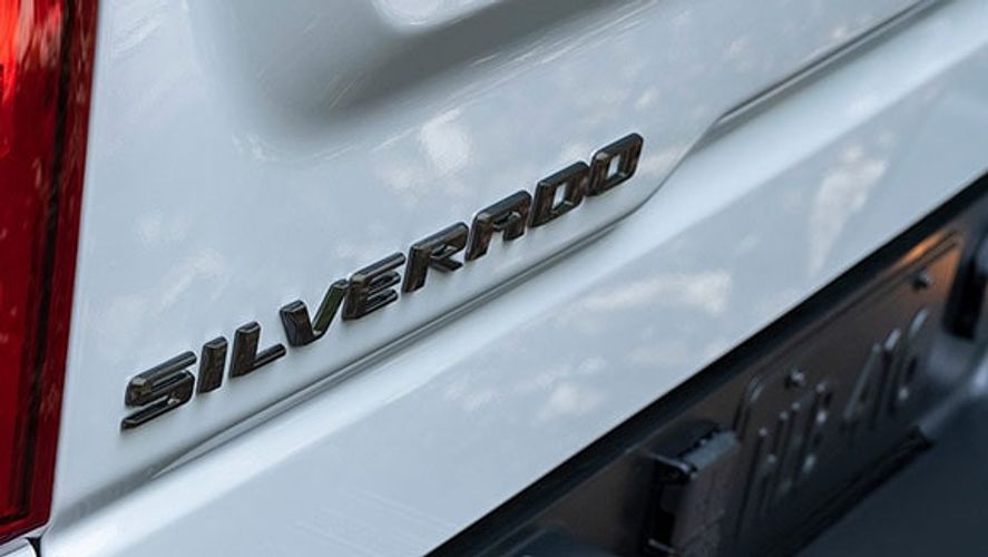 Elevate Your Silverado 1500 with the RST Dark Appearance Package