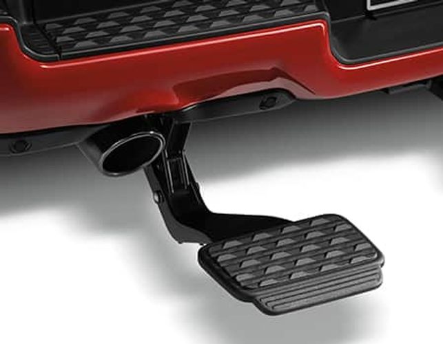 Work Made Easier with the Ram 1500's Rear Bed Step