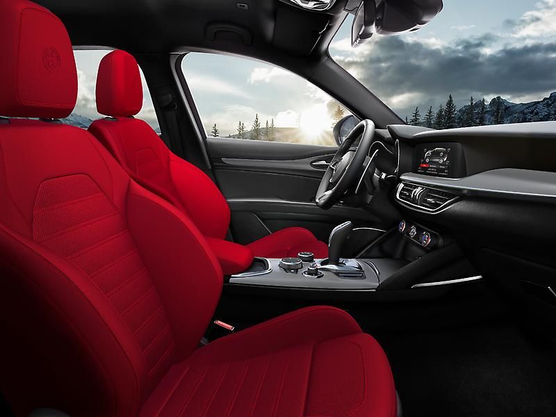 Interior Features of the 2022 Alfa Romeo Stelvio