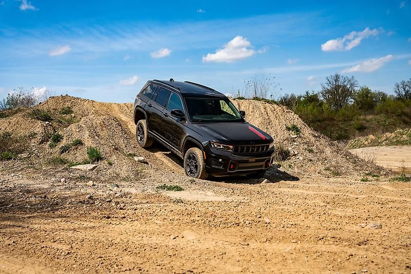 2027 Jeep Grand Cherokee Trailhawk is BACK!