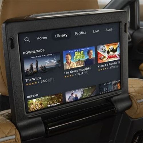 Keep everyone entertained with Uconnect Theater Family Group II