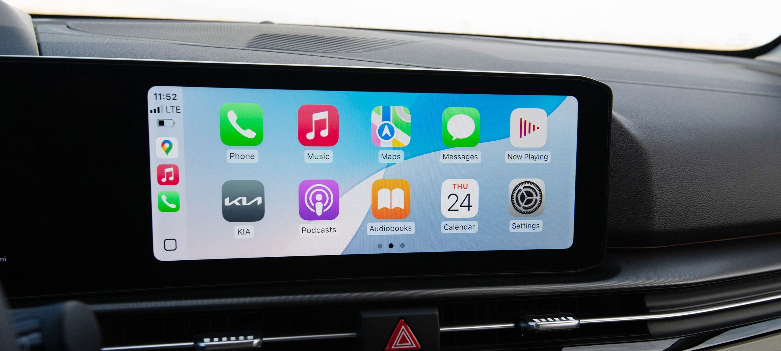 Explain How to Use the Kia Sportage's Infotainment and Connectivity Systems