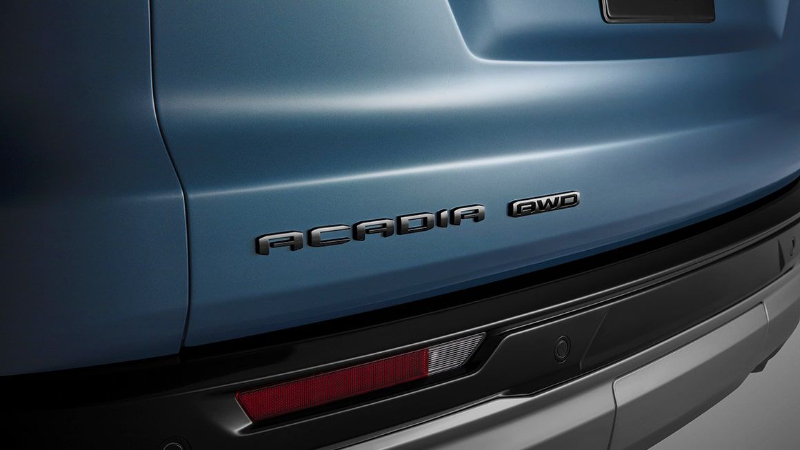 How Does the Black Badging Package Change the 27 Acadia's Exterior?