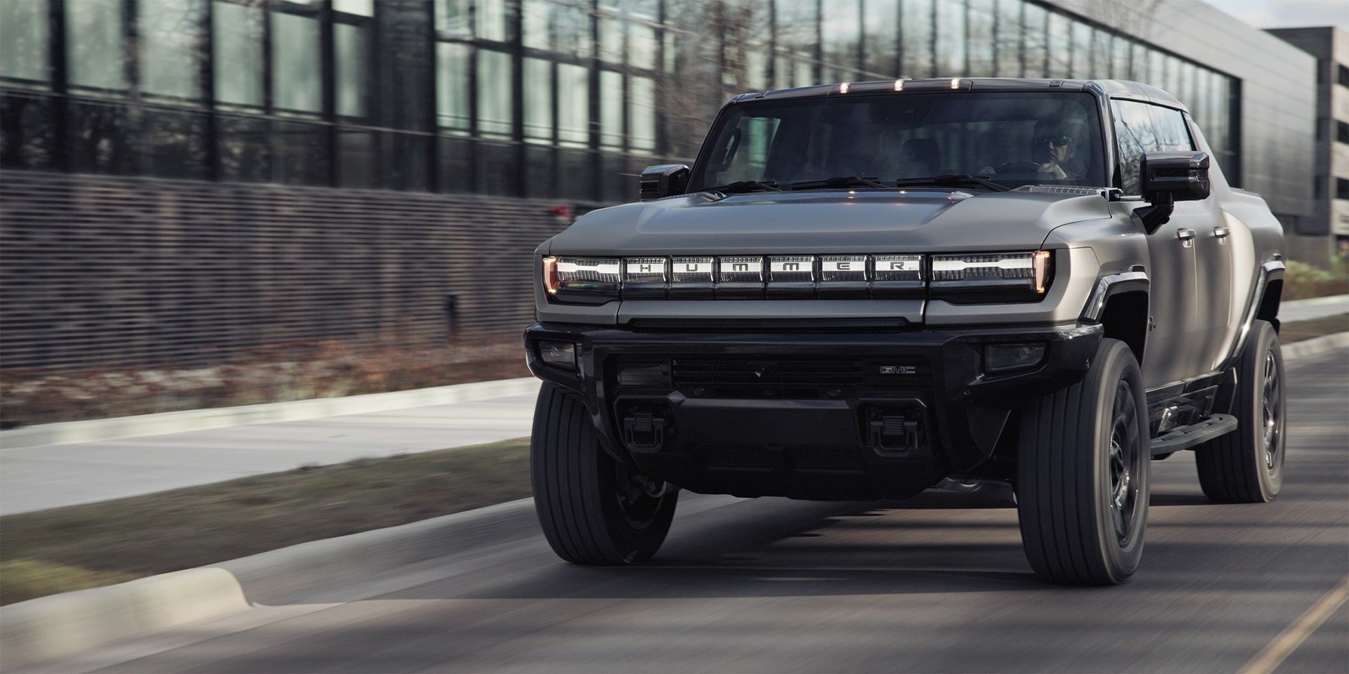 What Color Options Does the 2026 Hummer EV Trim Offer?