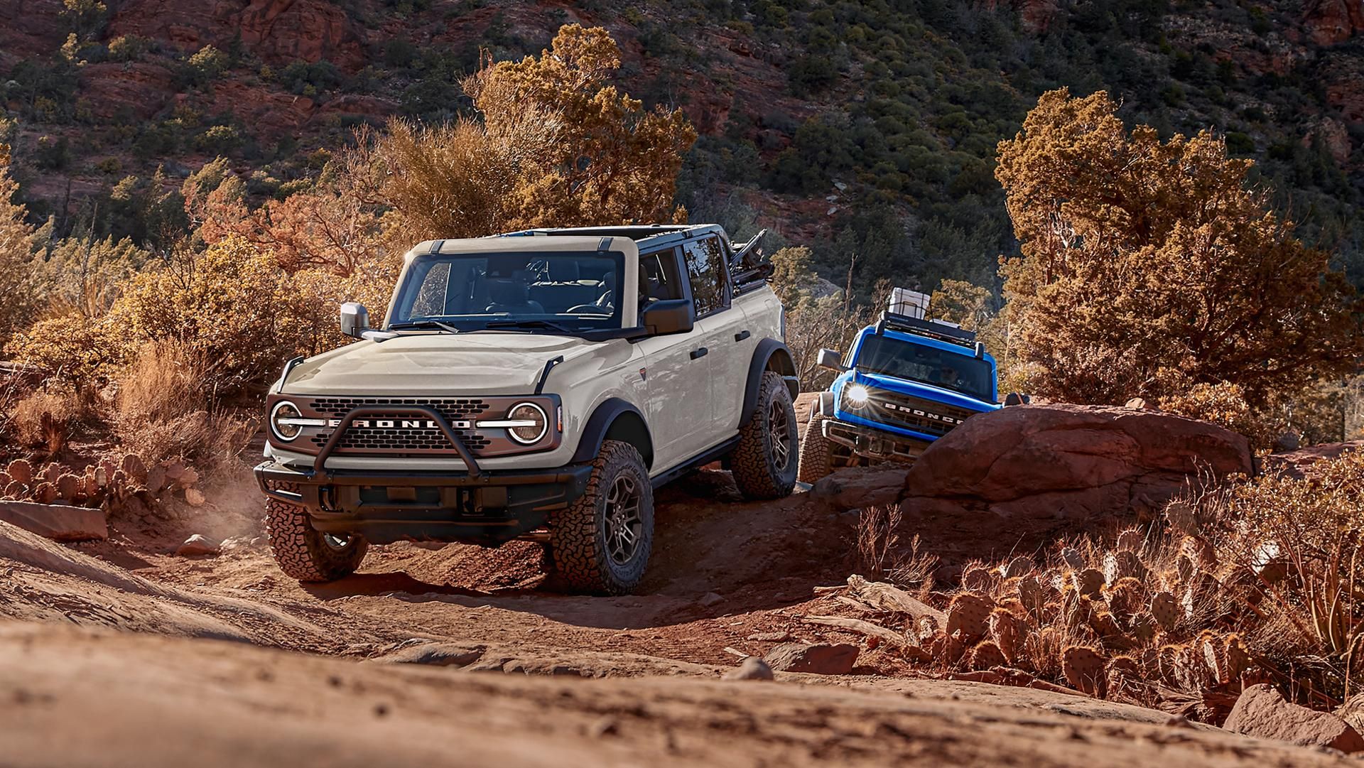 Comparison of Ford Bronco vs Jeep Wrangler