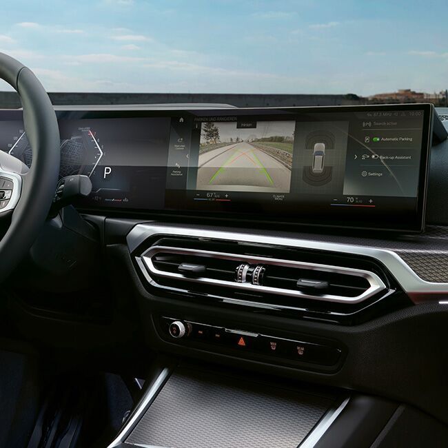 What Features Are Included in the BMW 7 Series Premium Package?