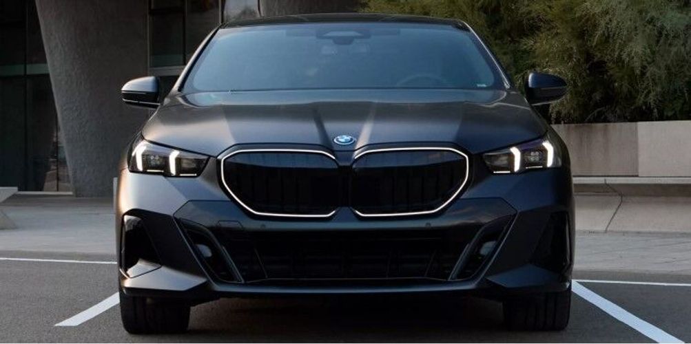 2027 BMW 530i Package Options