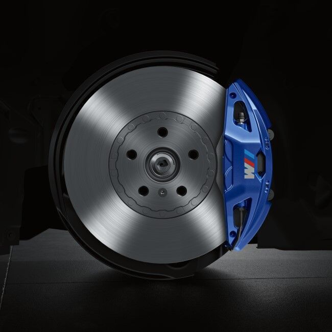 How Does the M Sport Professional Package Enhance Performance for the BMW 7 Series?